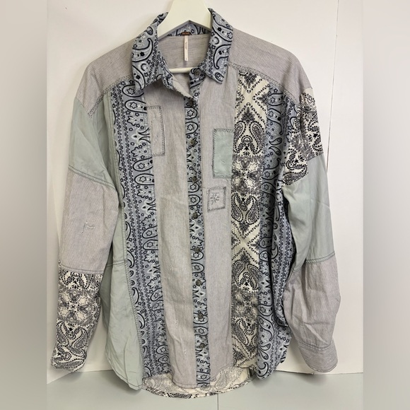 Free People All Patched Up Chambray Buttondown Blue Shirt Women's Size small‎ - Picture 1 of 10